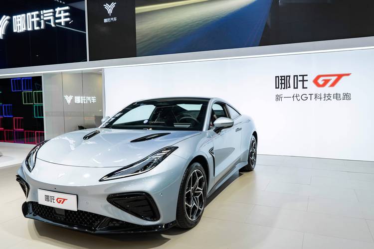 深圳罗湖区新隆辉企业管理咨询哪吒汽车在智能汽车领域的表现，领途汽车在新能源汽车市场中的影响力